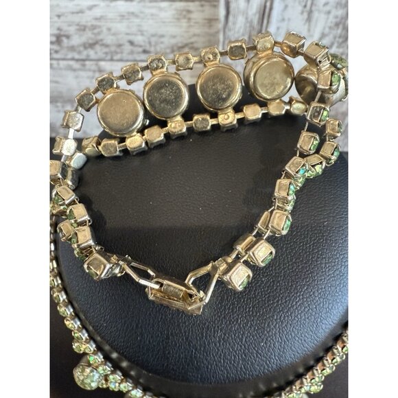 Vintage Gold Tone Green Glass Rhinestone Necklace Bracelet & Clip Earrings - Picture 7 of 12